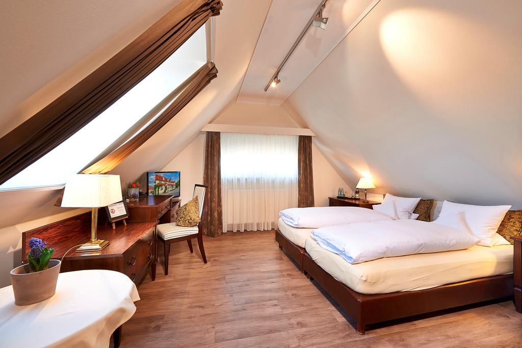 Hotel Brauereigasthof Zum Löwenbräu Adelsdorf Zimmer foto