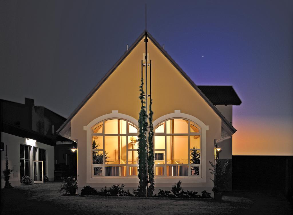 Hotel Brauereigasthof Zum Löwenbräu Adelsdorf Exterior foto